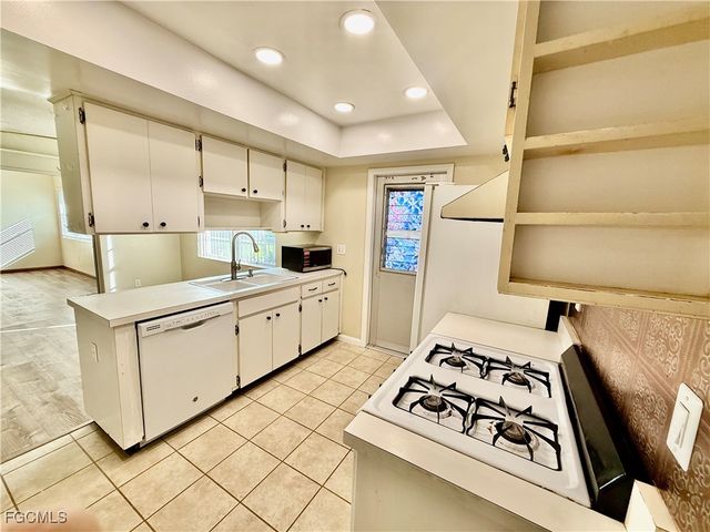 9 Palm BLVD, Lehigh Acres, FL 33936