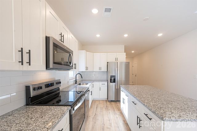 1928 46th Avenue Drive NE, Hickory, NC 28601