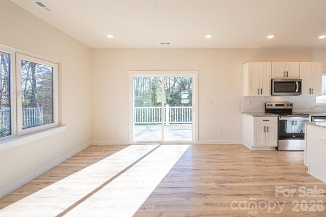 1928 46th Avenue Drive NE, Hickory, NC 28601