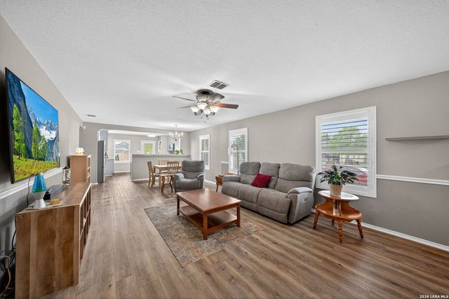 208 Passerina, Selma, TX 78154