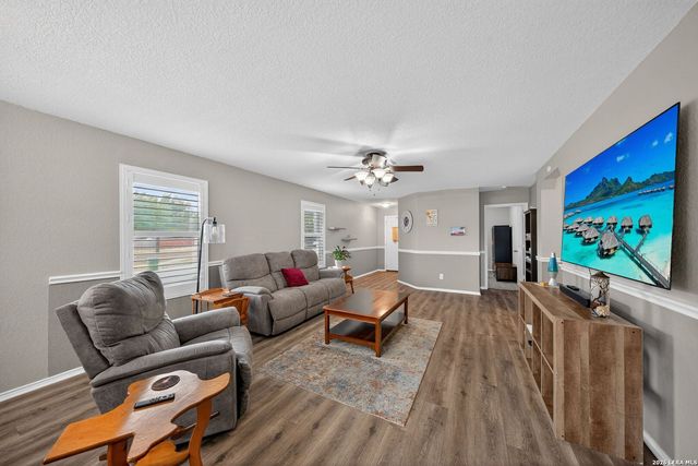 208 Passerina, Selma, TX 78154