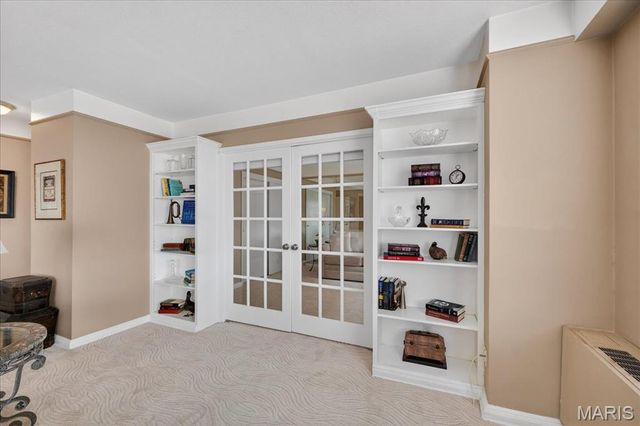 900 S Hanley Road 6C, Clayton, MO 63105