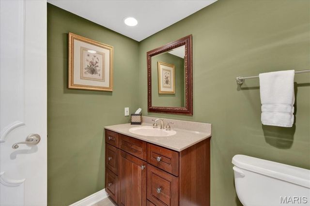 900 S Hanley Road 6C, Clayton, MO 63105