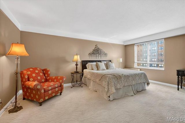 900 S Hanley Road 6C, Clayton, MO 63105