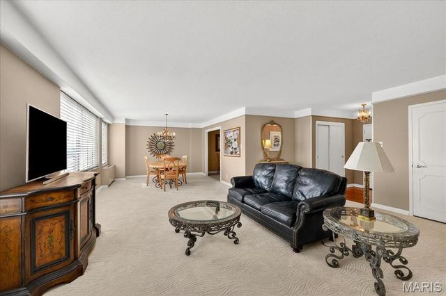 900 S Hanley Road 6C, Clayton, MO 63105