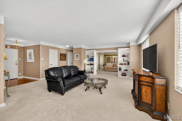 900 S Hanley Road 6C, Clayton, MO 63105