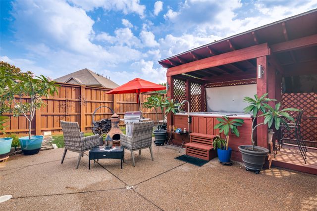 608 Chalk Hill Lane, Murphy, TX 75094