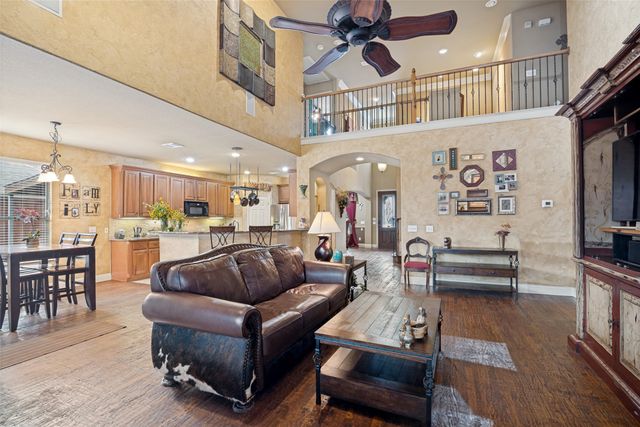 608 Chalk Hill Lane, Murphy, TX 75094