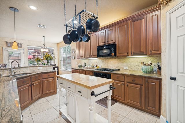 608 Chalk Hill Lane, Murphy, TX 75094