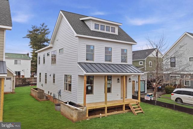 1306 S POE ST, Arlington, VA 22204