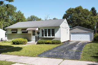 1434 Aldoro DRIVE, Waukesha, WI 53188