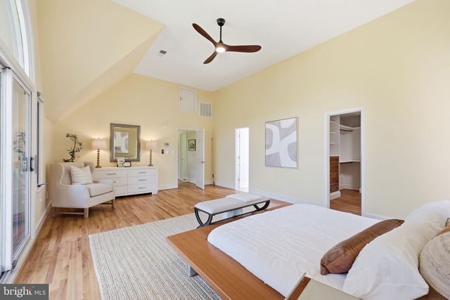 2101 REYNOLDS ST, Falls Church, VA 22043