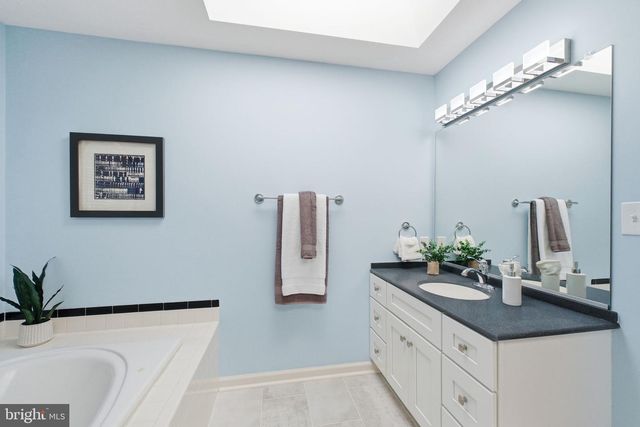 2101 REYNOLDS ST, Falls Church, VA 22043