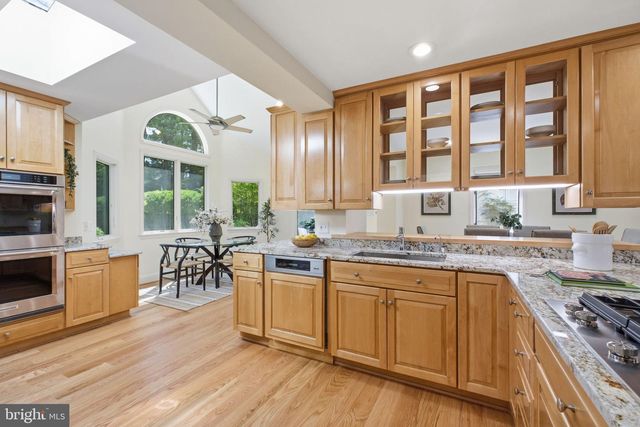 2101 REYNOLDS ST, Falls Church, VA 22043