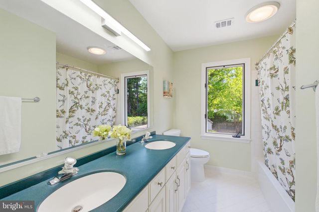 2101 REYNOLDS ST, Falls Church, VA 22043