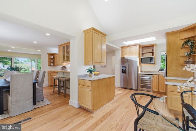 2101 REYNOLDS ST, Falls Church, VA 22043