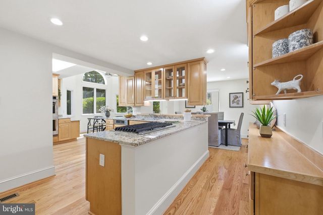 2101 REYNOLDS ST, Falls Church, VA 22043