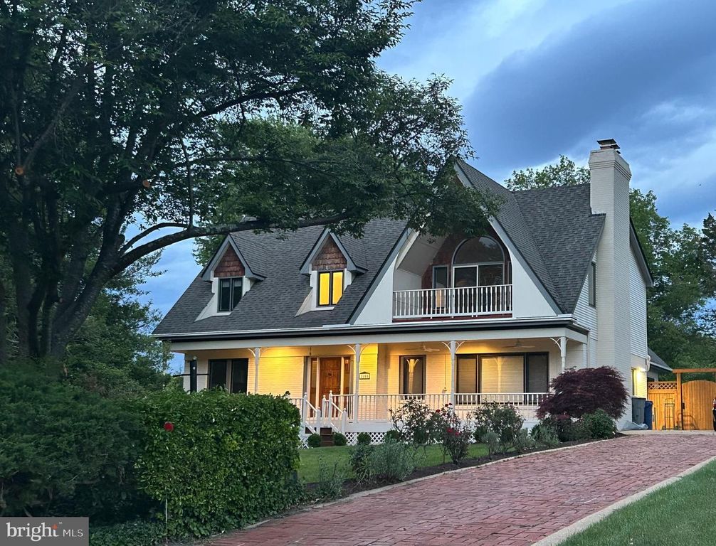 2101 REYNOLDS ST, Falls Church, VA 22043