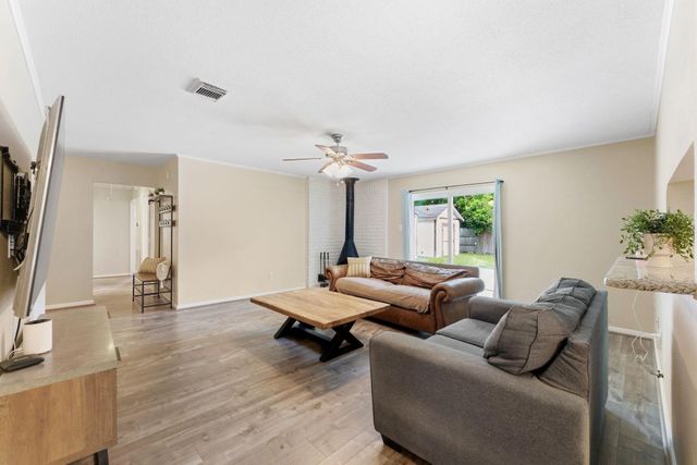 10820 Longleaf Drive, Conroe, TX 77385