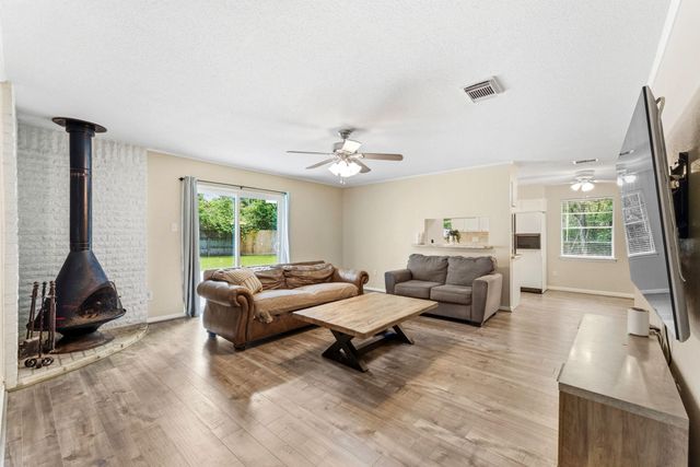 10820 Longleaf Drive, Conroe, TX 77385