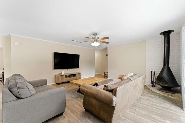 10820 Longleaf Drive, Conroe, TX 77385