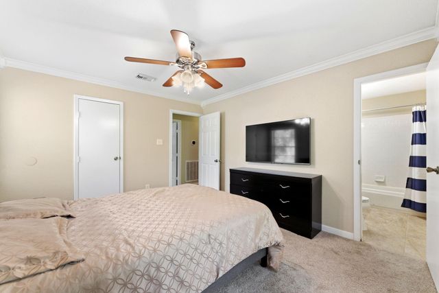 10820 Longleaf Drive, Conroe, TX 77385