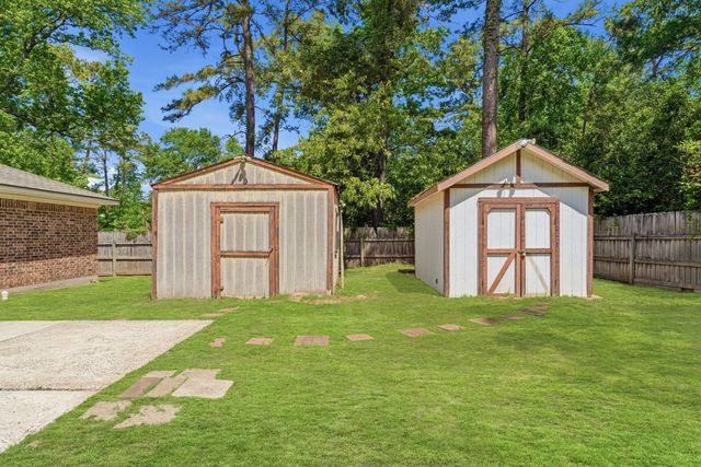 10820 Longleaf Drive, Conroe, TX 77385