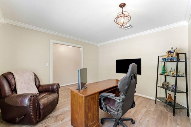 10820 Longleaf Drive, Conroe, TX 77385