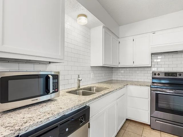 6603 Central Avenue, North Richland Hills, TX 76182