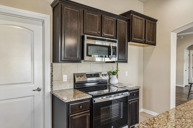 100 S Buckboard ST, Liberty Hill, TX 78642