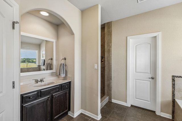 100 S Buckboard ST, Liberty Hill, TX 78642