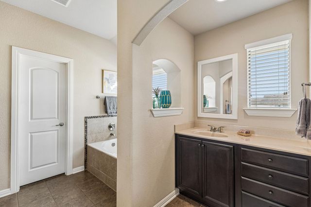 100 S Buckboard ST, Liberty Hill, TX 78642