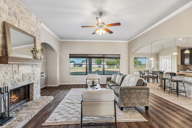 100 S Buckboard ST, Liberty Hill, TX 78642
