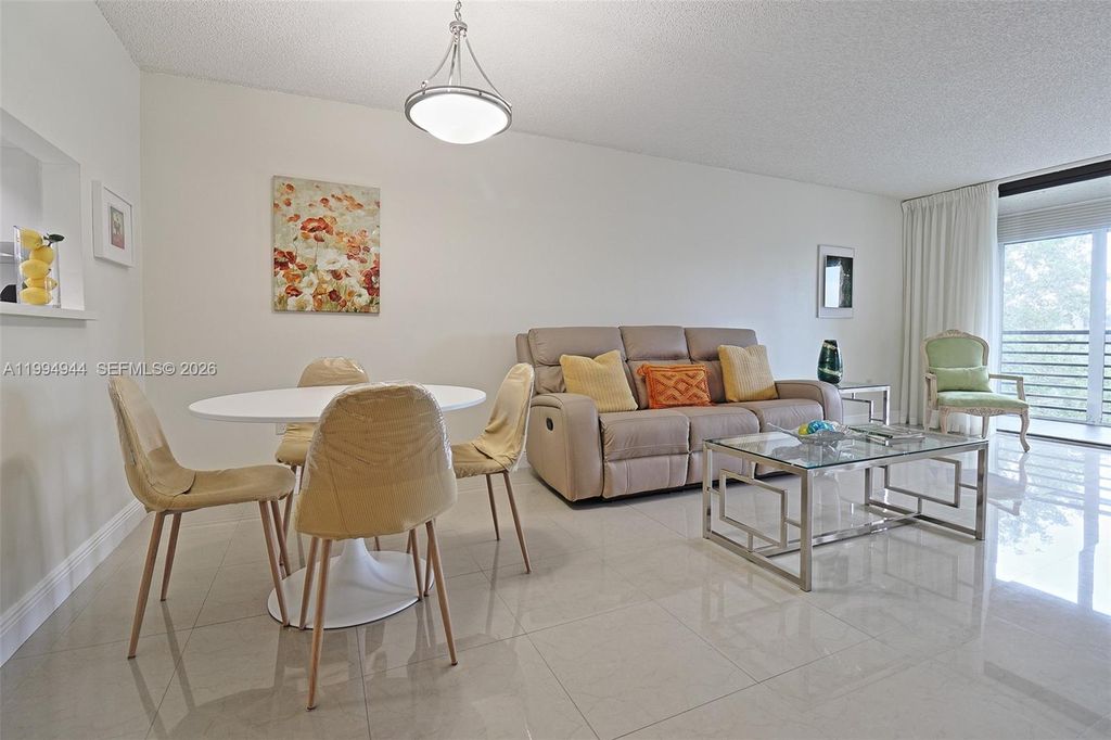 1100 Colony Point Cir 419, Pembroke Pines, FL 33026