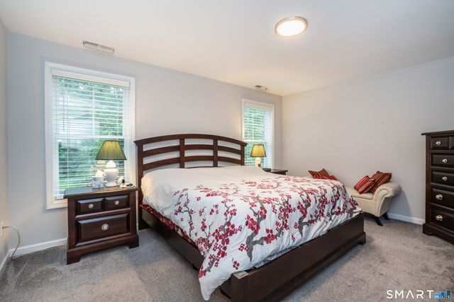 24 Hendricks Lane, Simsbury, CT 06070