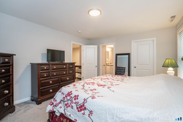 24 Hendricks Lane, Simsbury, CT 06070