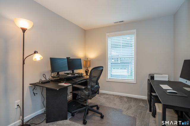 24 Hendricks Lane, Simsbury, CT 06070