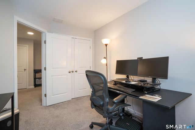 24 Hendricks Lane, Simsbury, CT 06070