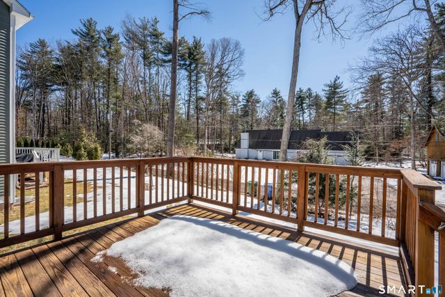 24 Hendricks Lane, Simsbury, CT 06070