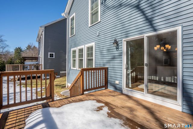 24 Hendricks Lane, Simsbury, CT 06070