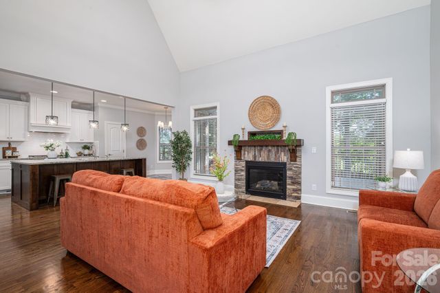 708 Players Ridge Road, Hickory, NC 28601