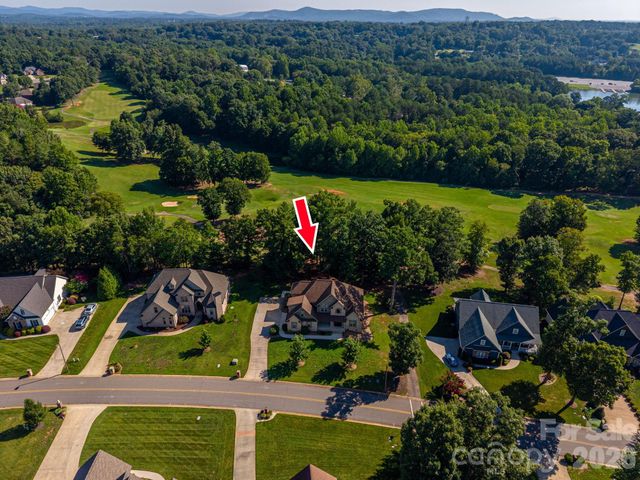 708 Players Ridge Road, Hickory, NC 28601
