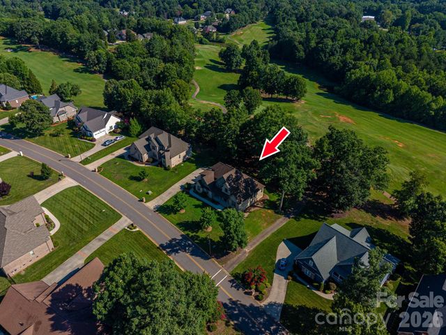 708 Players Ridge Road, Hickory, NC 28601