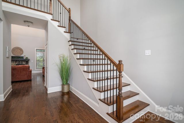 708 Players Ridge Road, Hickory, NC 28601