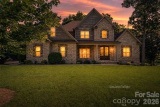 708 Players Ridge Road, Hickory, NC 28601