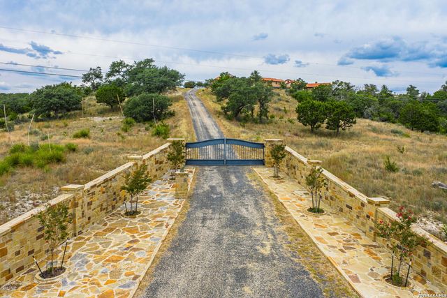250 HIDDEN HILLS RANCH, Camp Verde, TX 78010