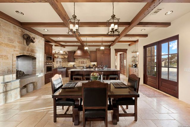 250 HIDDEN HILLS RANCH, Camp Verde, TX 78010