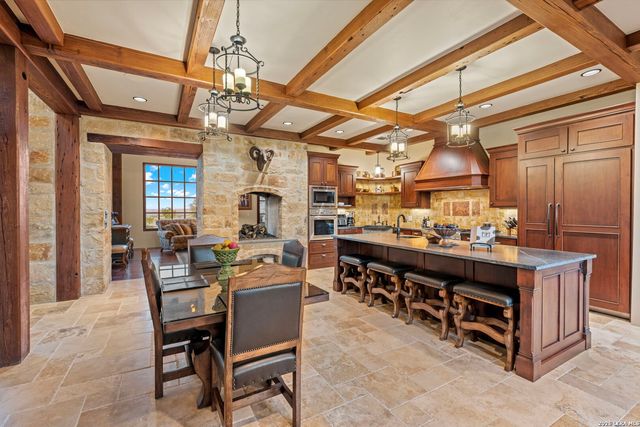 250 HIDDEN HILLS RANCH, Camp Verde, TX 78010
