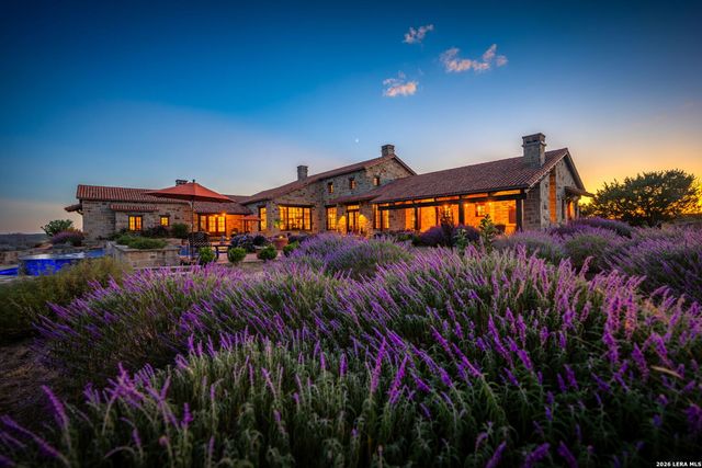 250 HIDDEN HILLS RANCH, Camp Verde, TX 78010