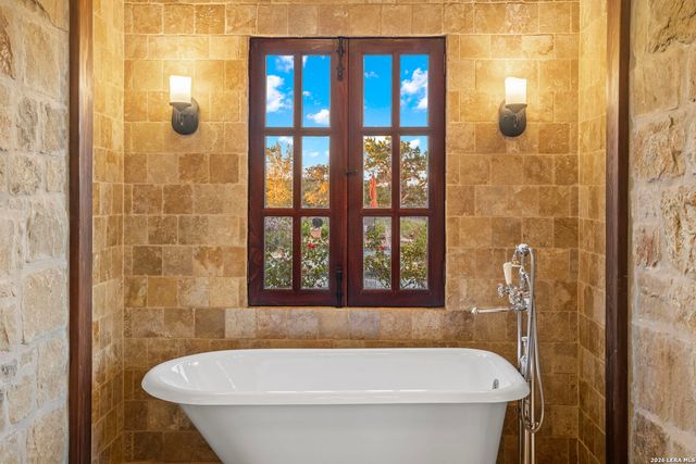 250 HIDDEN HILLS RANCH, Camp Verde, TX 78010